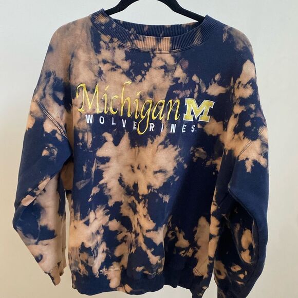 Michigan Wolverines Tops - University of Michigan bleach dyed crewneck sweatshirt